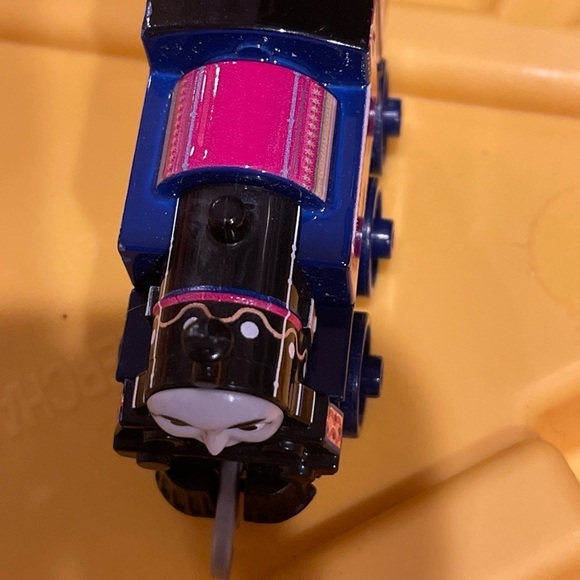 2015 Ashima Tank Engine Thomas the Train Diecast Plastic Hooks - Picture 2 of 5